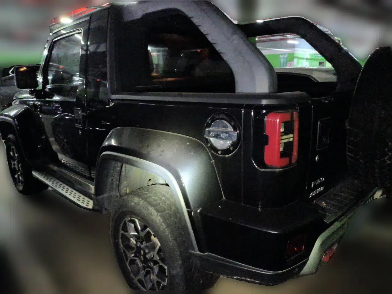 BAIC Off-Road F40 2021 2.0T Automatic Cube Edition — миниатюра 4