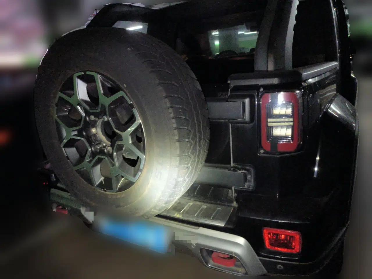 BAIC Off-Road F40 2021 2.0T Automatic Cube Edition — миниатюра 5