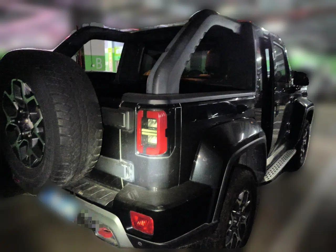 BAIC Off-Road F40 2021 2.0T Automatic Cube Edition — миниатюра 6