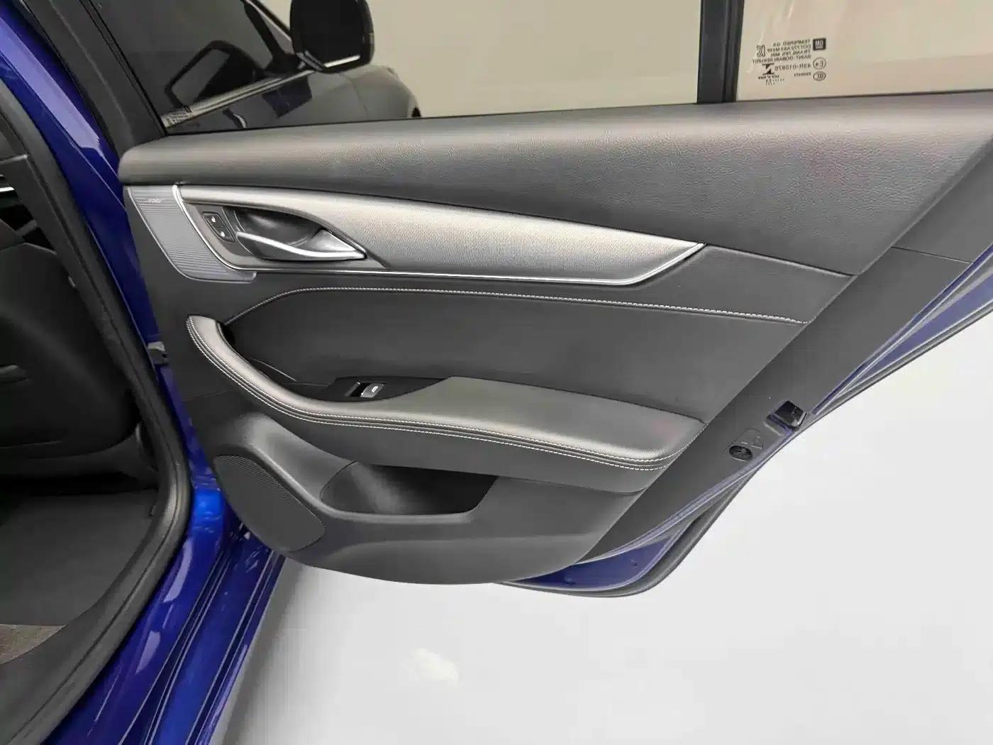 2023 Cadillac CT5 28T Luxury (Standard Edition) — миниатюра 3