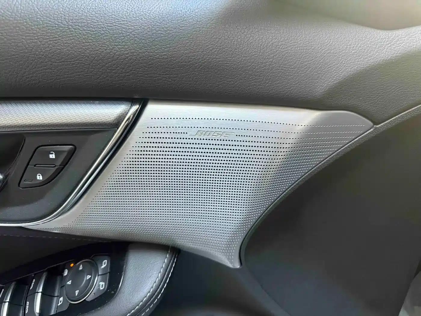 2023 Cadillac CT5 28T Luxury (Standard Edition) — миниатюра 2