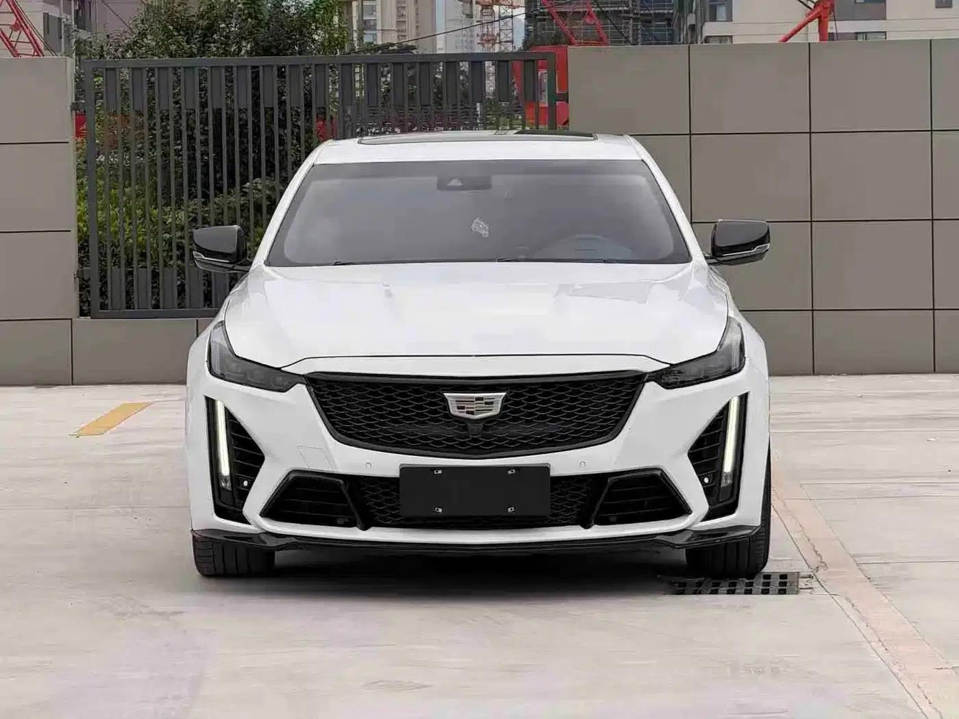 2022 Cadillac CT5 28T Luxury — миниатюра 1