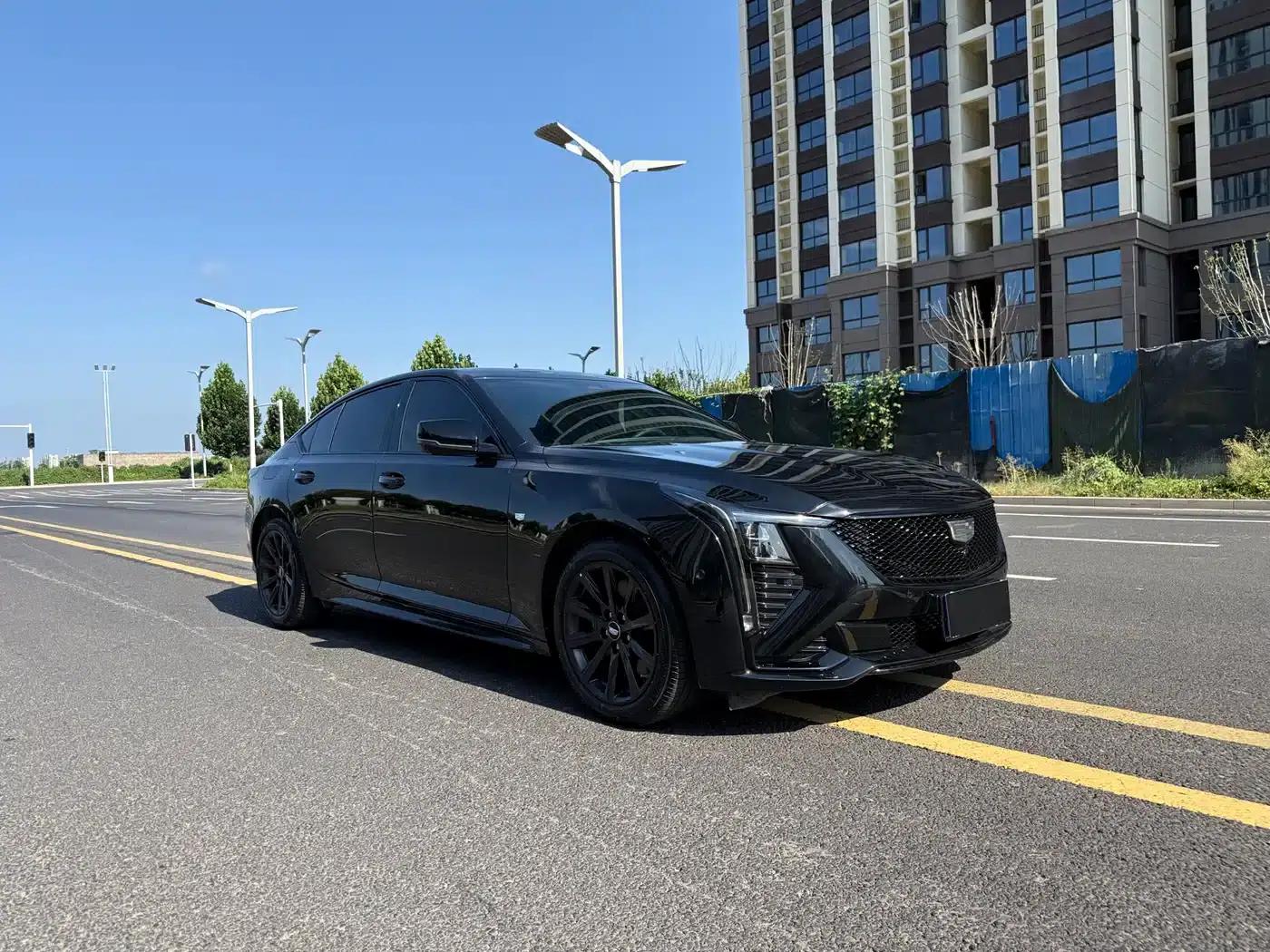 2025 Cadillac CT5 28T Track Performance Edition — миниатюра 1