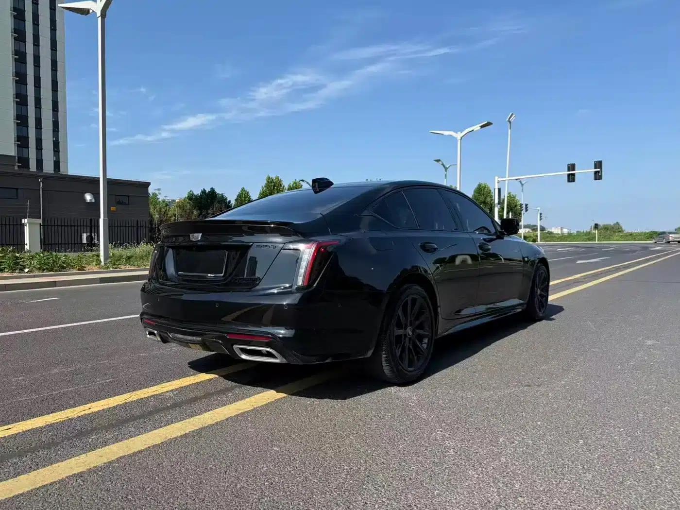 2025 Cadillac CT5 28T Track Performance Edition — миниатюра 11