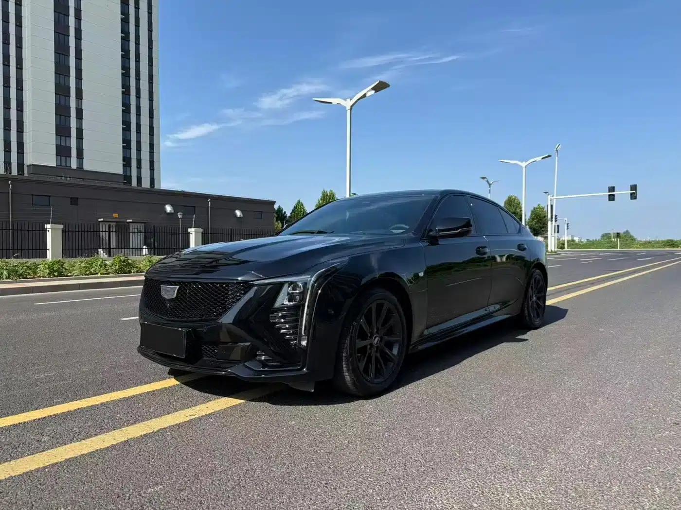2025 Cadillac CT5 28T Track Performance Edition — миниатюра 3