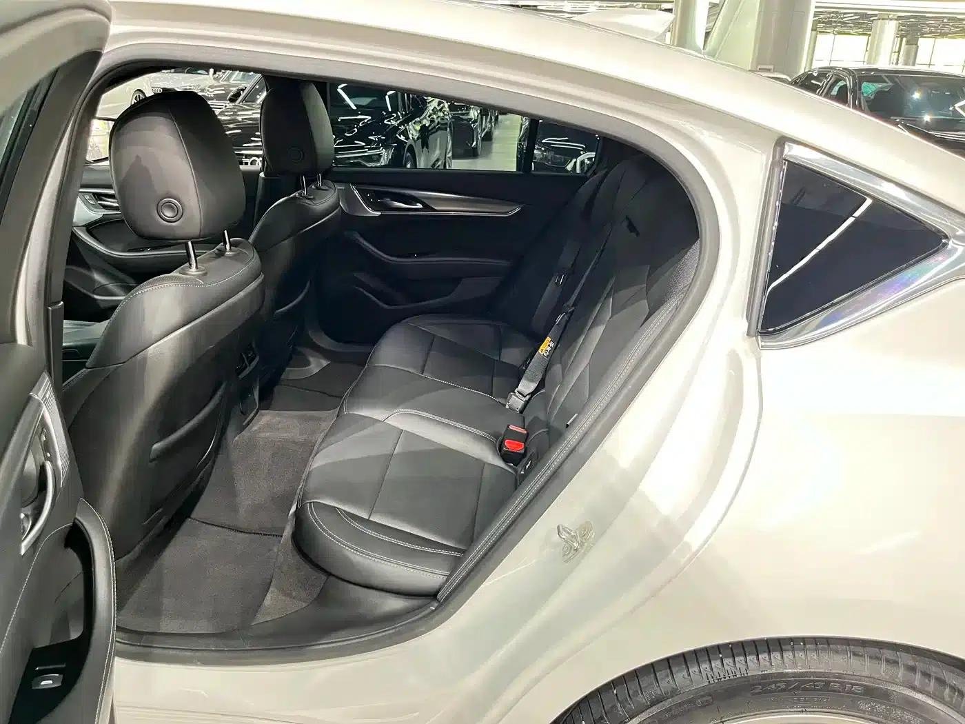 2023 Cadillac CT5 28T Luxury (Standard Edition) — миниатюра 6