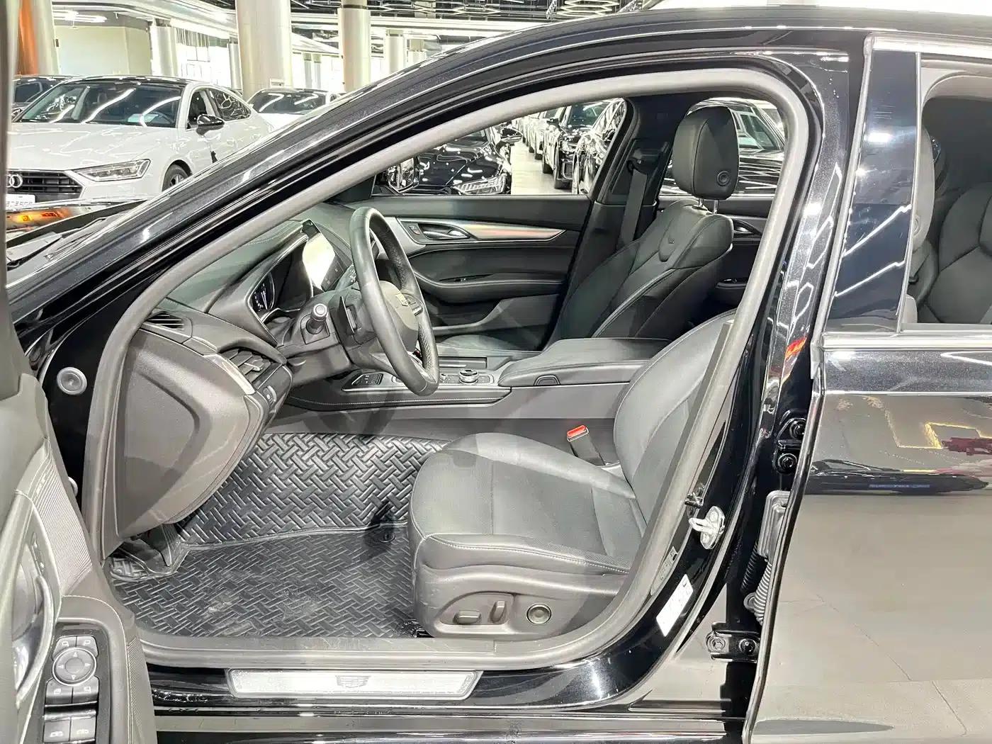 2022 Cadillac CT5 28T Luxury — миниатюра 4