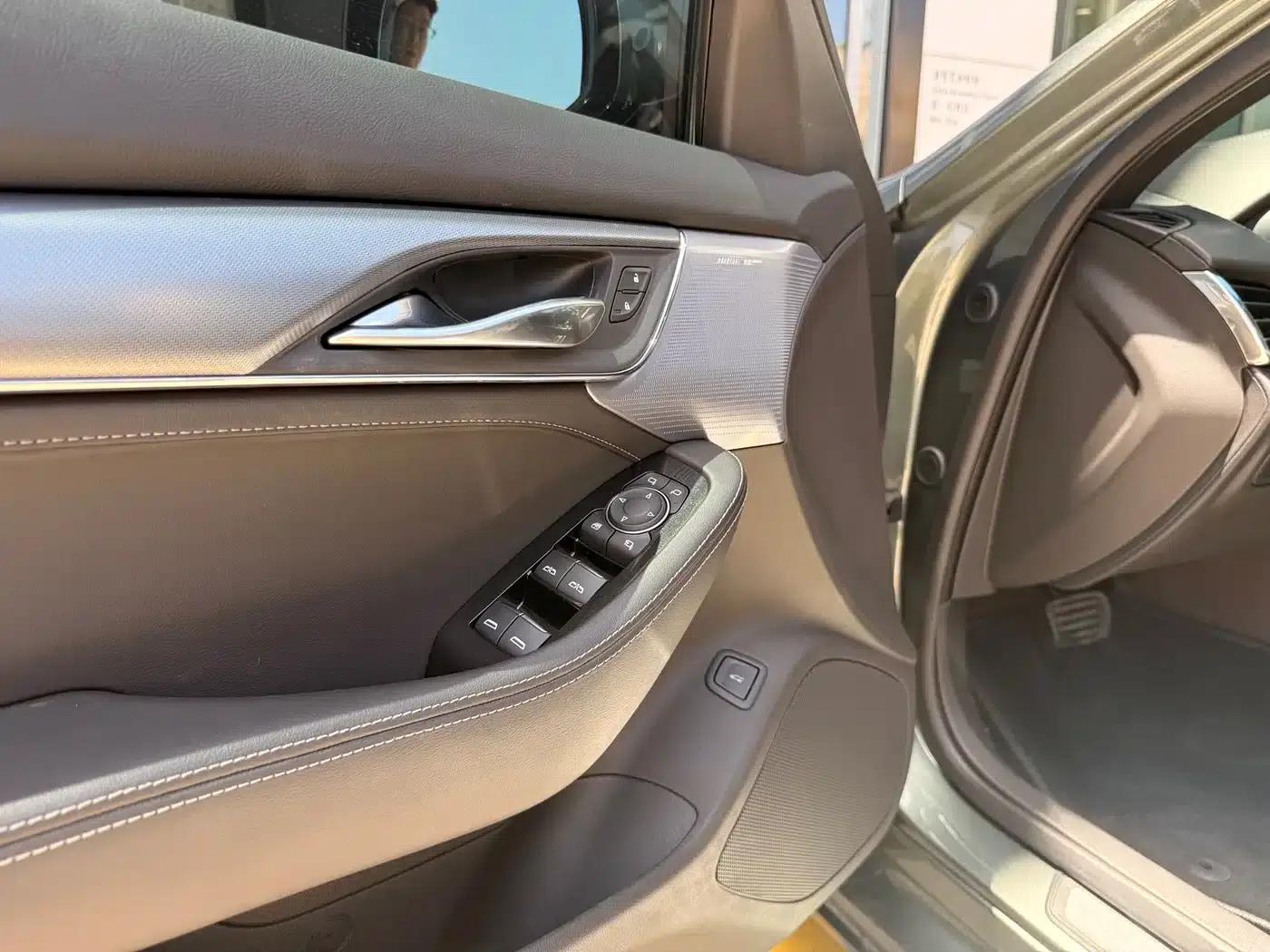 2023 Cadillac CT5 28T Luxury (Standard Edition) — миниатюра 11