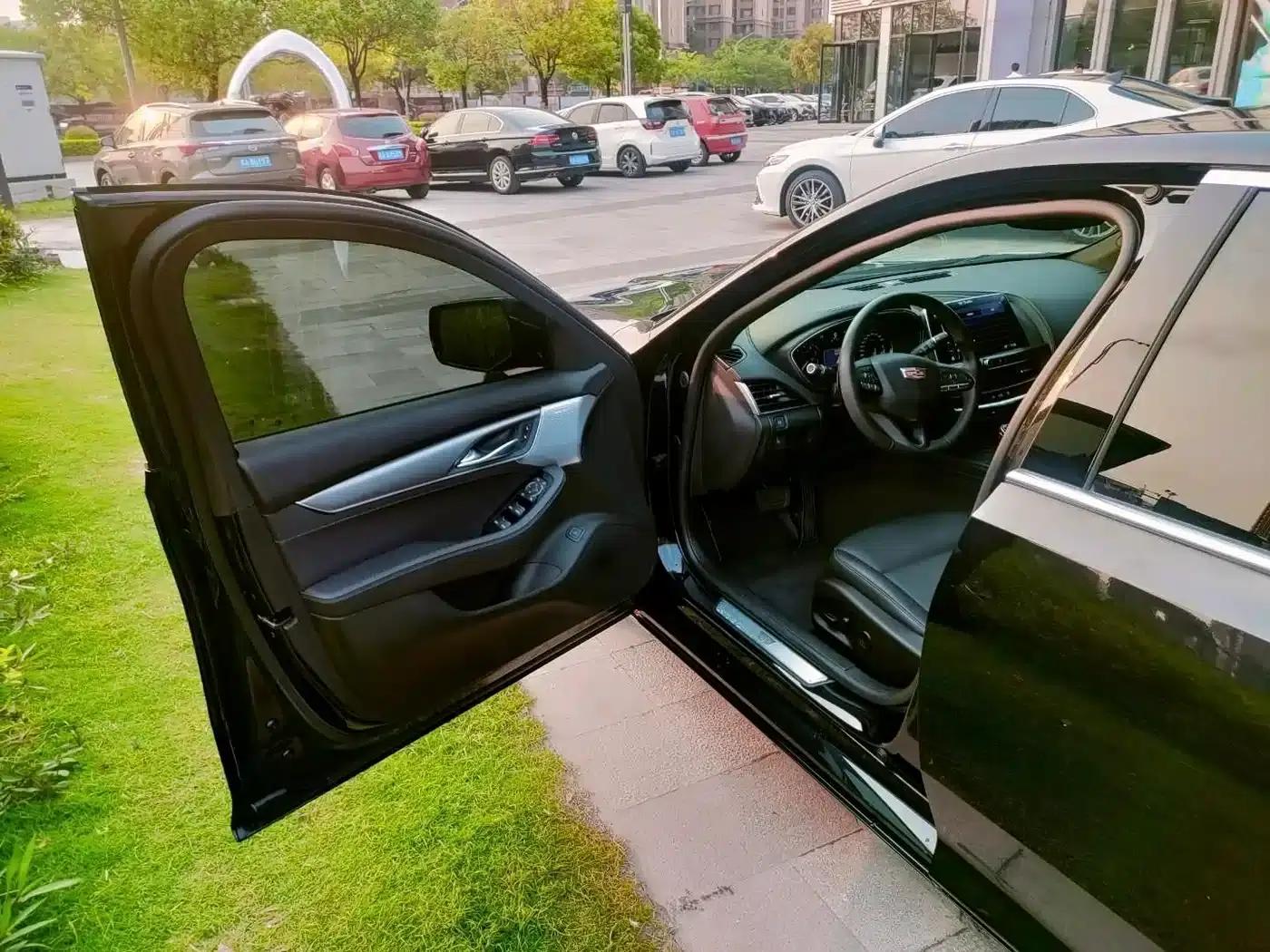 2024 Cadillac CT5 28T Luxury Pro — миниатюра 11