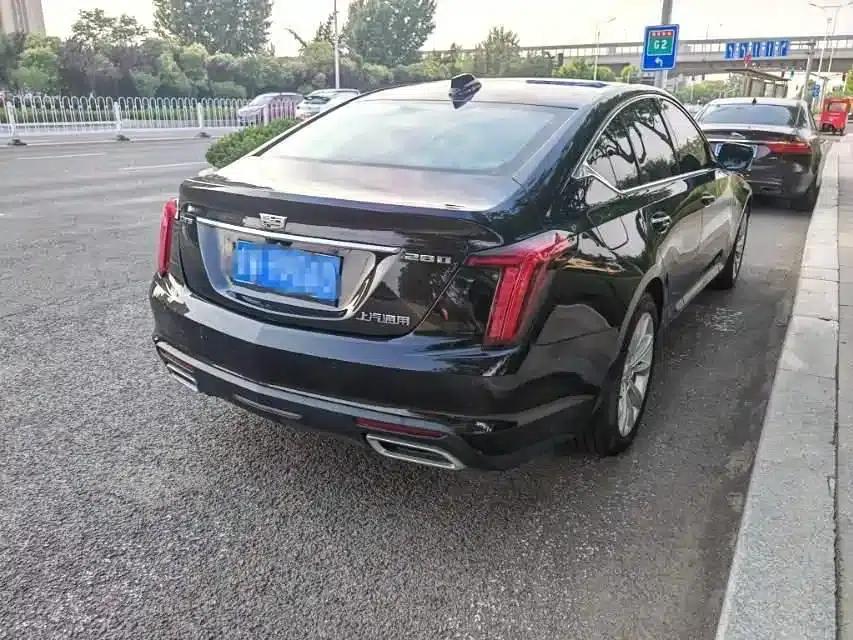 2024 Cadillac CT5 28T Luxury Pro — миниатюра 6