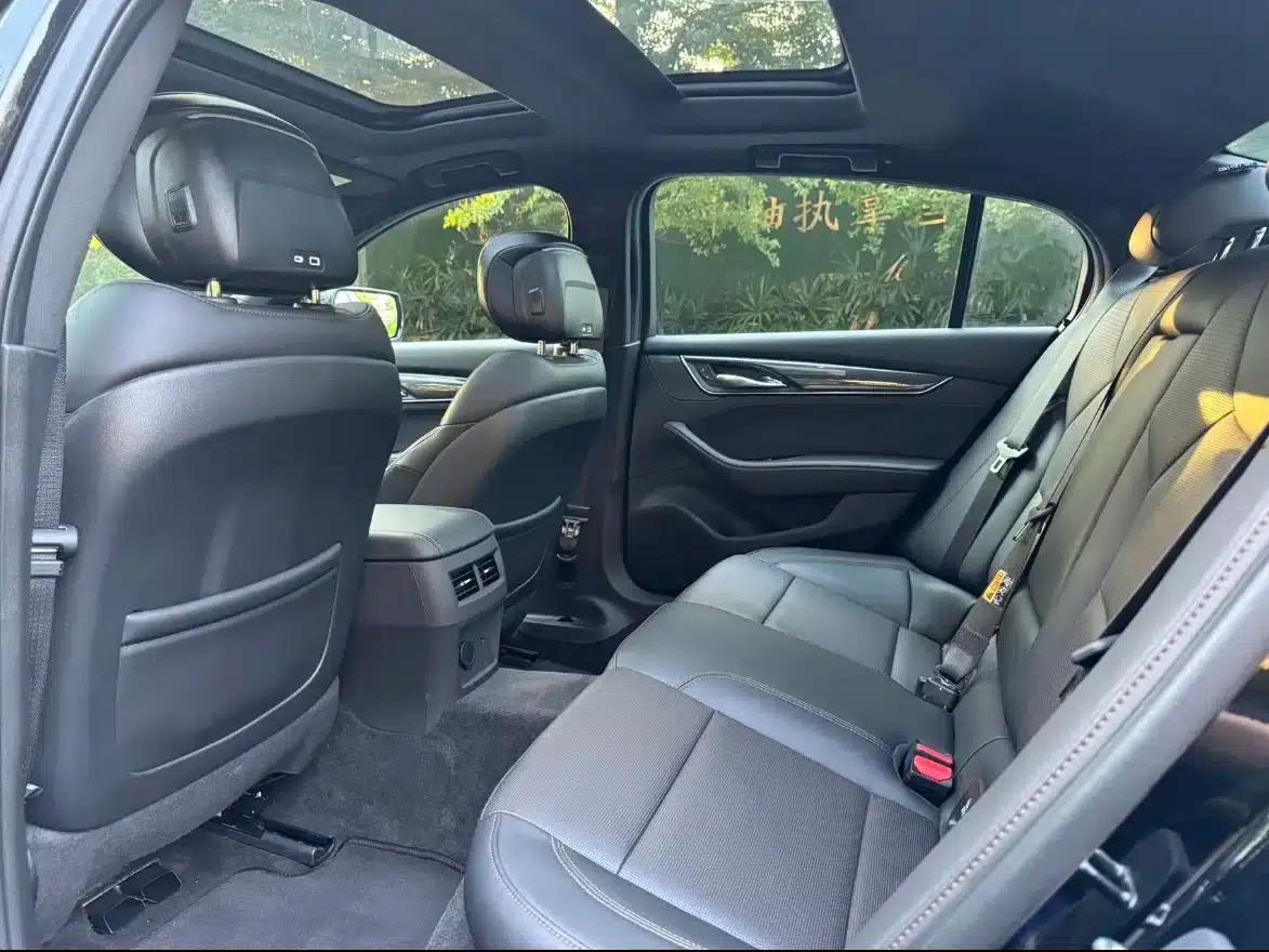 2024 Cadillac CT5 28T Luxury Pro — миниатюра 12