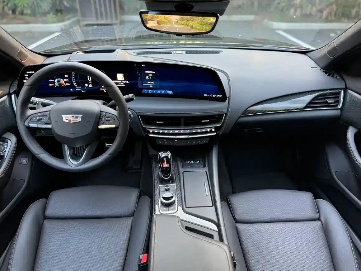 2024 Cadillac CT5 28T Luxury Pro — миниатюра 7