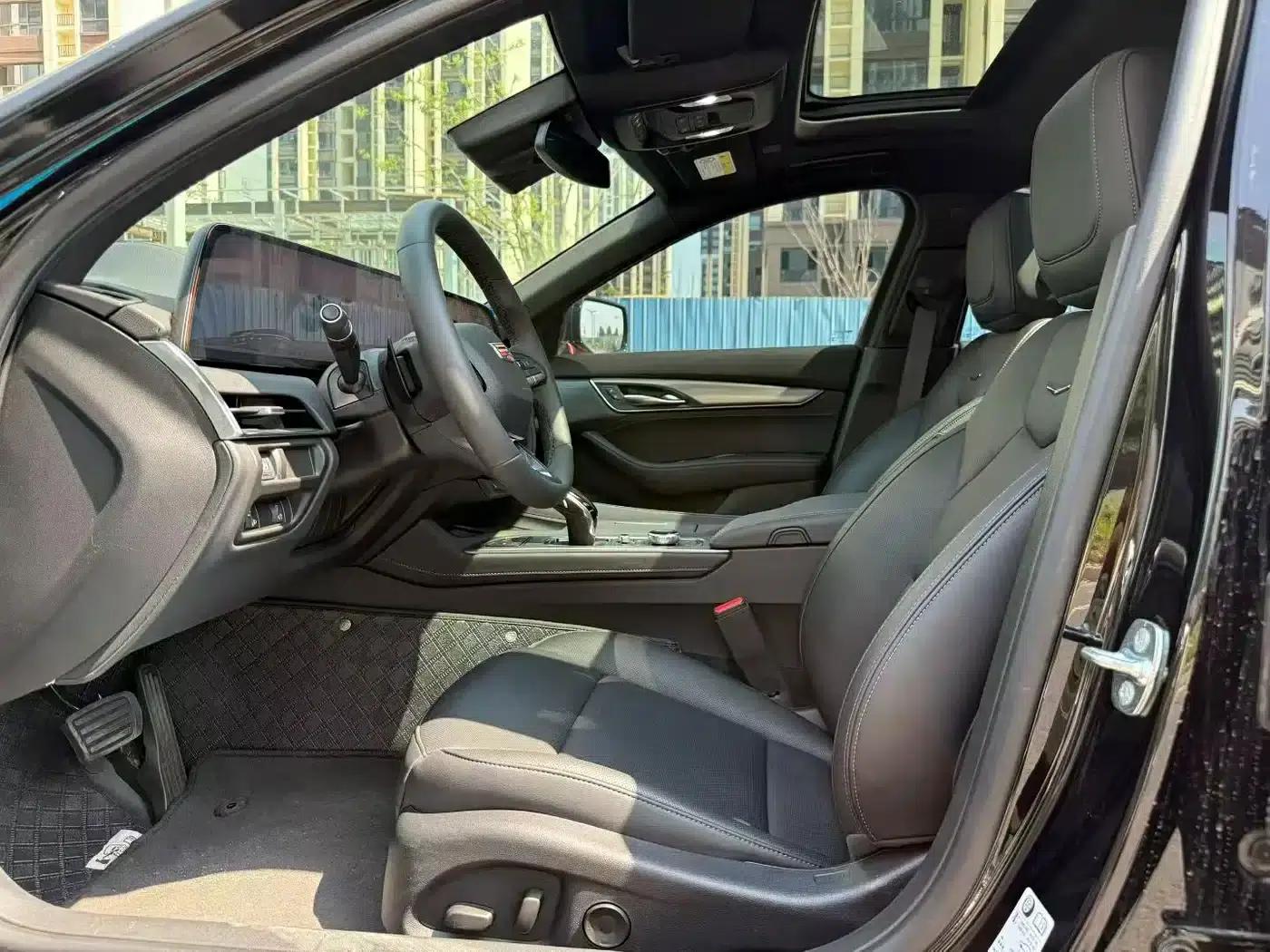 2025 Cadillac CT5 28T City Sport Edition — миниатюра 4