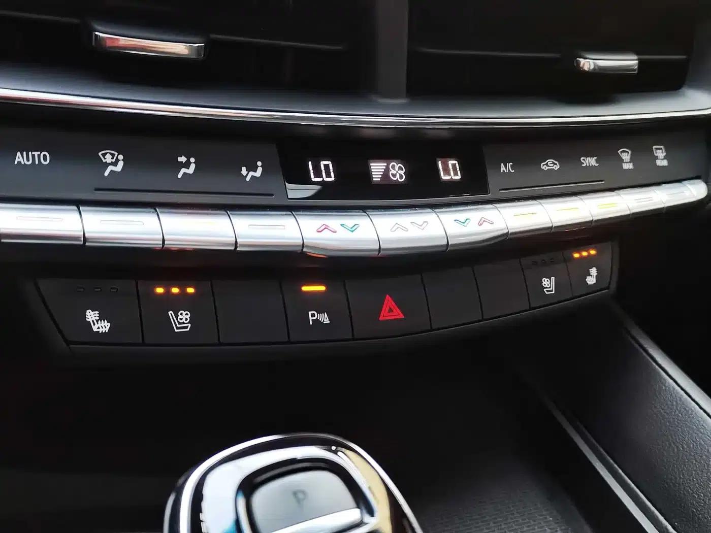 2022 Cadillac CT5 28T Luxury — миниатюра 14