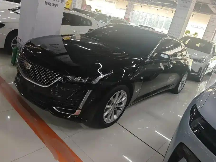 2022 Cadillac CT5 28T Luxury — миниатюра 1