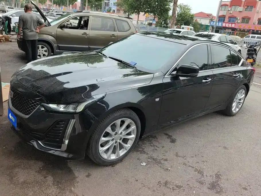 2022 Cadillac CT5 28T Luxury — миниатюра 1