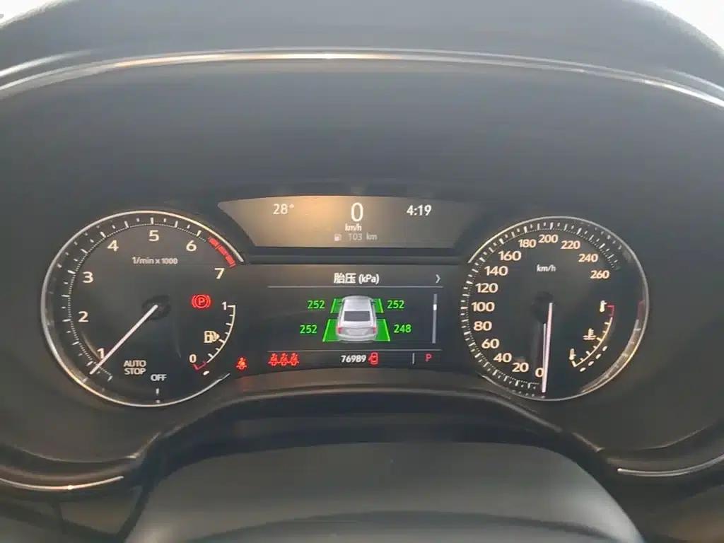 2021 Cadillac CT5 28T Luxury — миниатюра 12