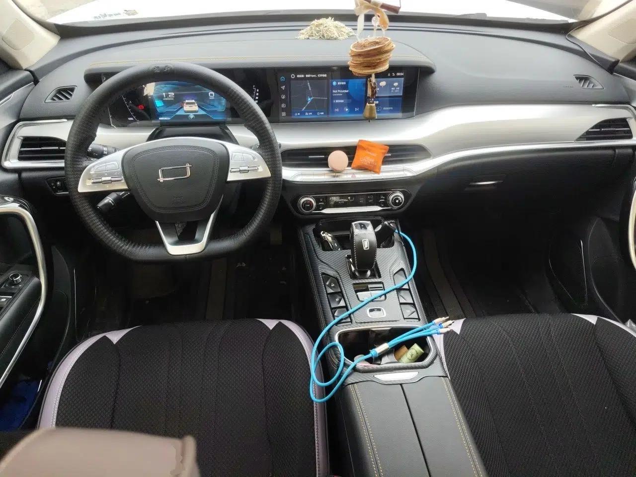 Bestune T77 2023 1.5T Automatic Luxury Model — миниатюра 9
