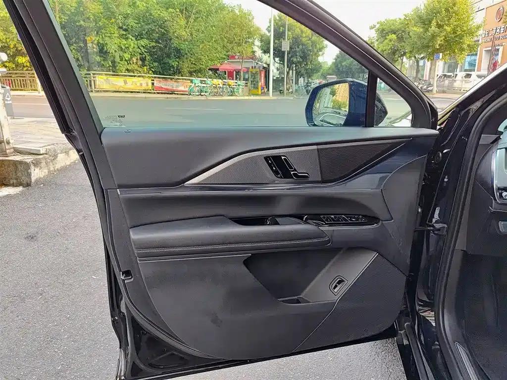 Cadillac XT5 2025 2.0T Luxury — миниатюра 6