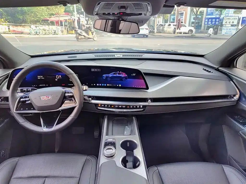 Cadillac XT5 2025 2.0T Luxury — миниатюра 10