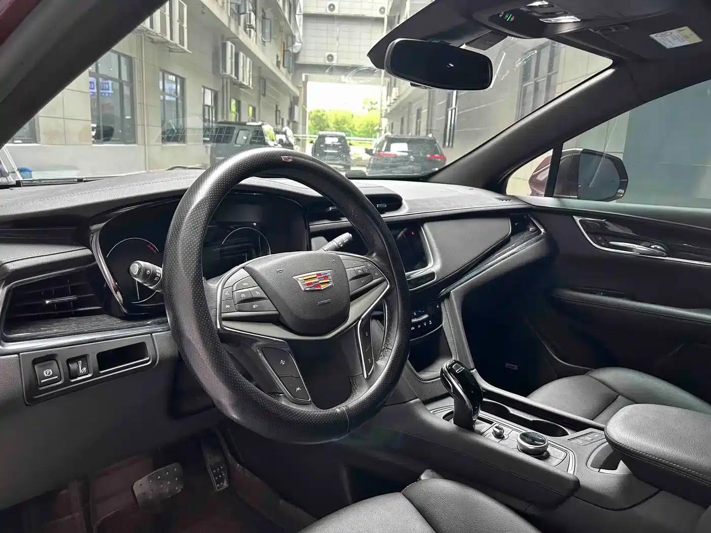 Cadillac XT5 2021 2.0T 2WD Luxury — миниатюра 12