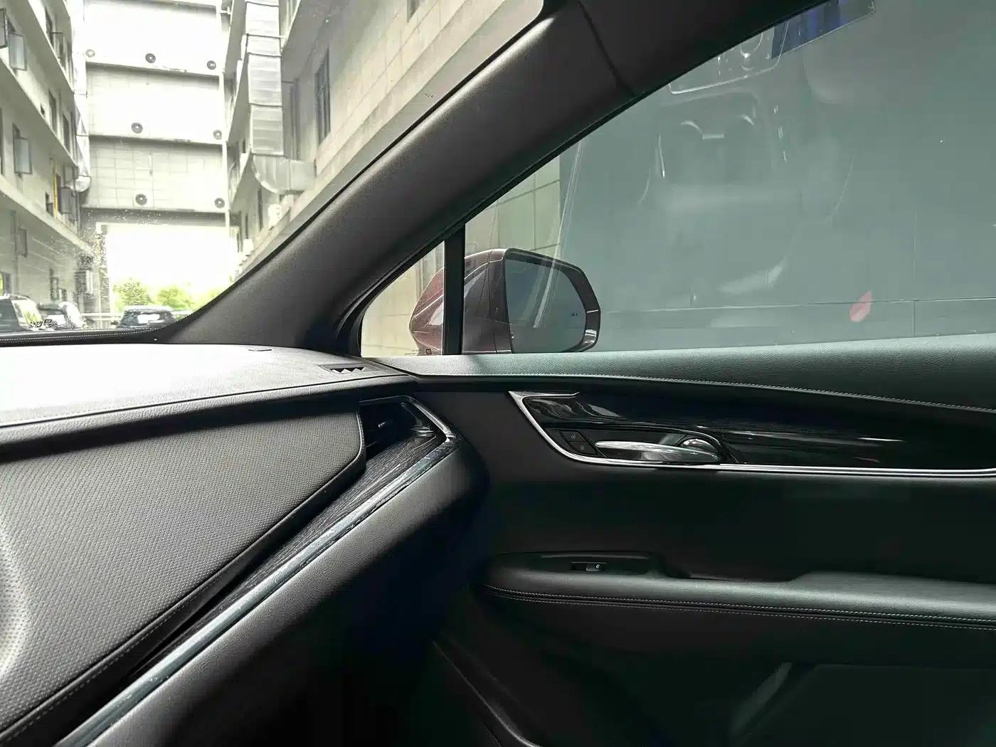 Cadillac XT5 2021 2.0T 2WD Luxury — миниатюра 8