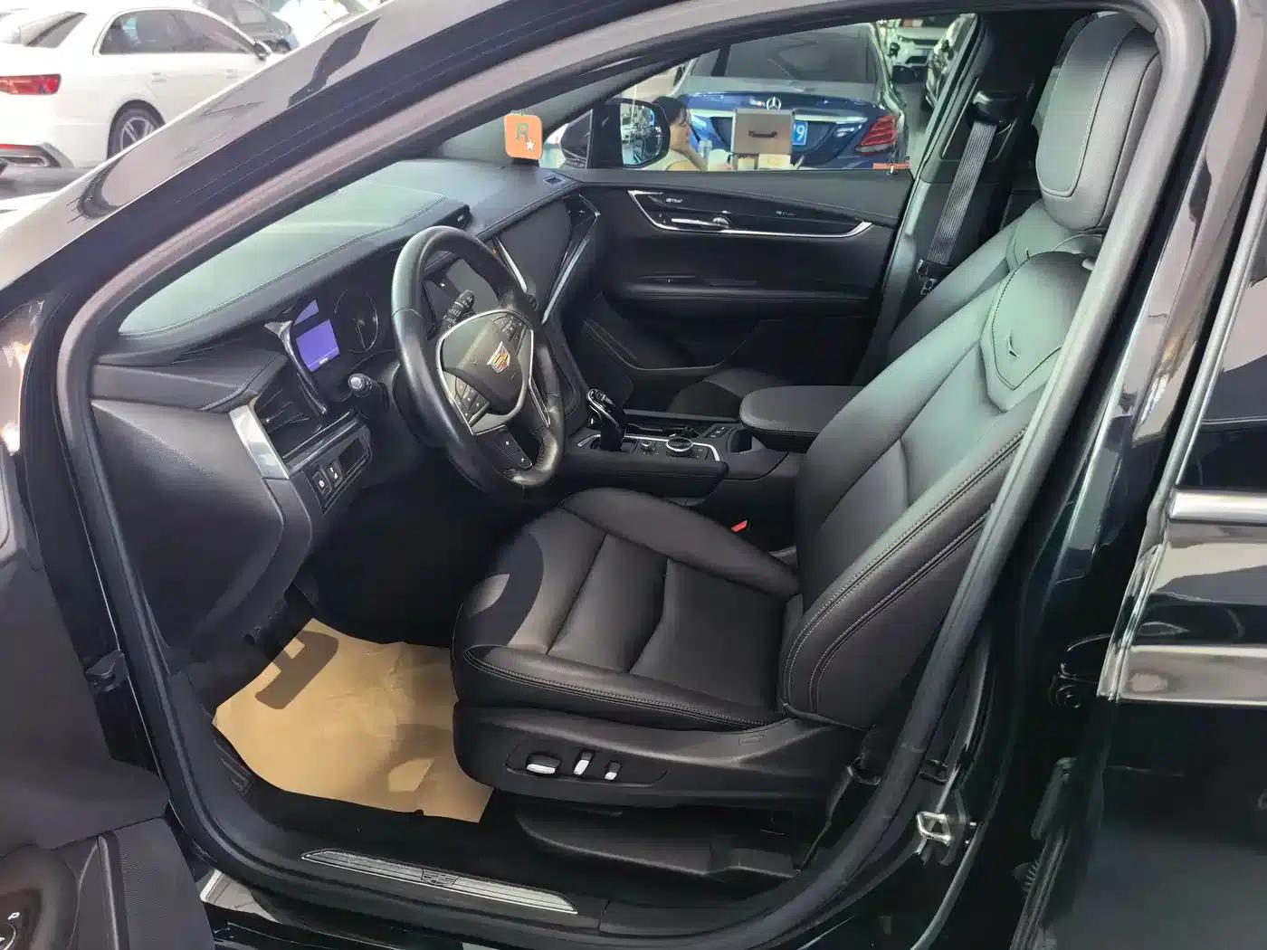 Cadillac XT5 2022 2.0T 2WD Luxury — миниатюра 5