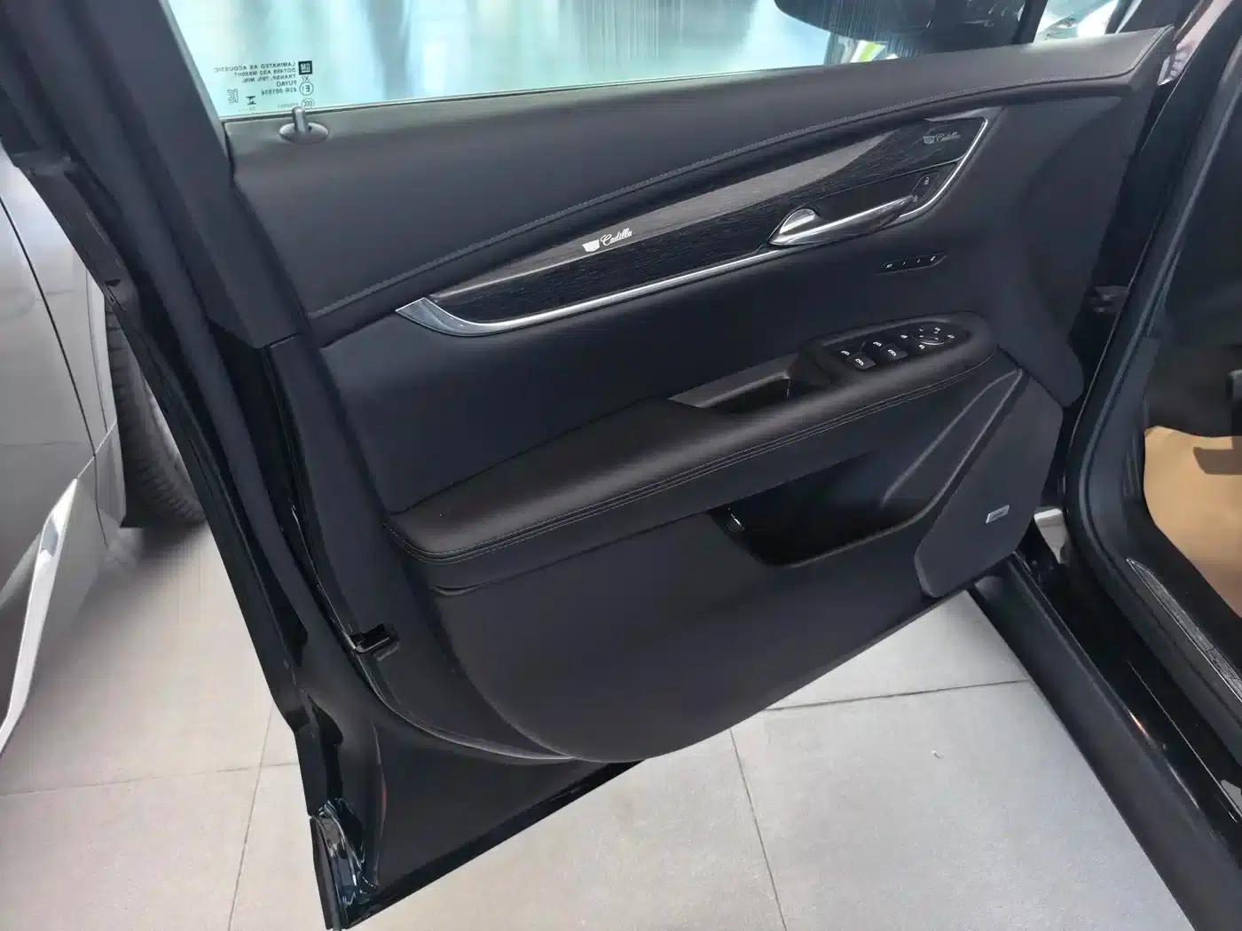 Cadillac XT5 2022 2.0T 2WD Luxury — миниатюра 6