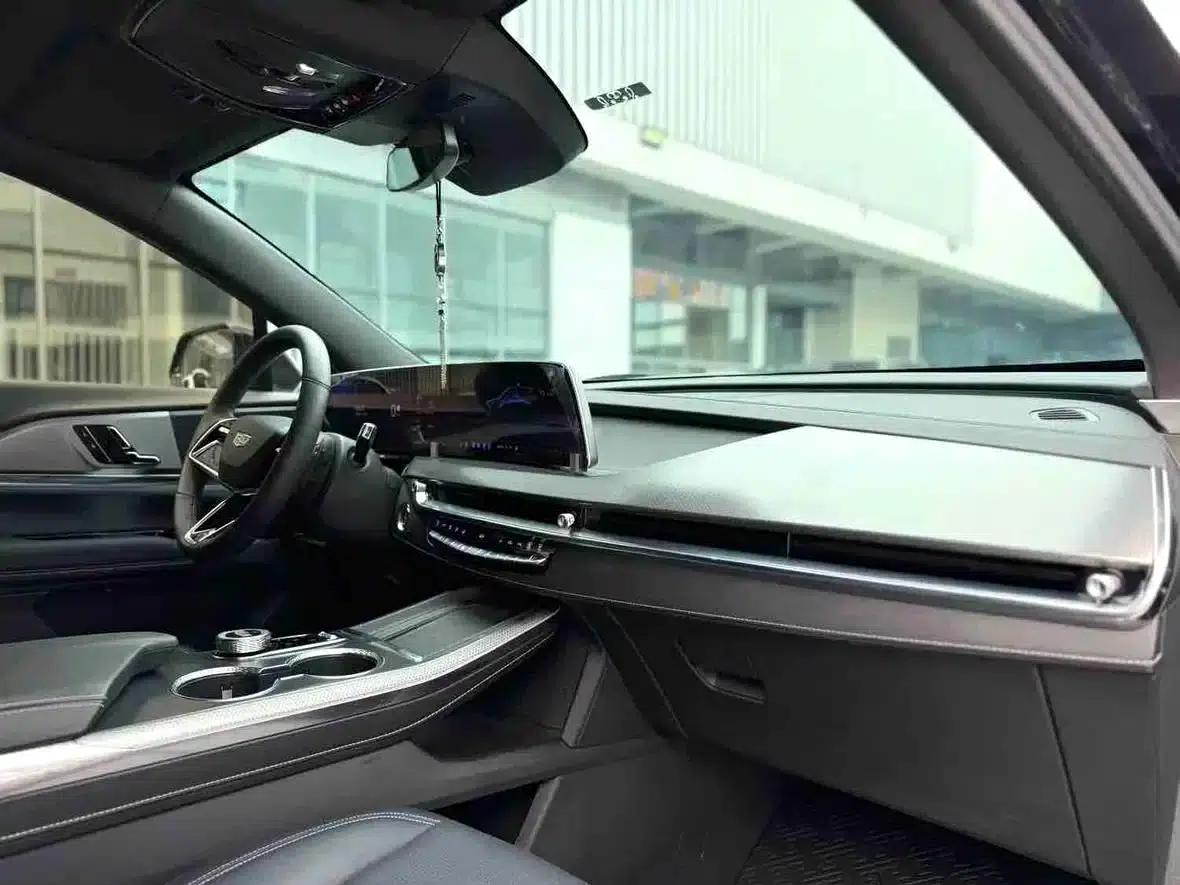 Cadillac XT5 2025 2.0T Luxury — миниатюра 4
