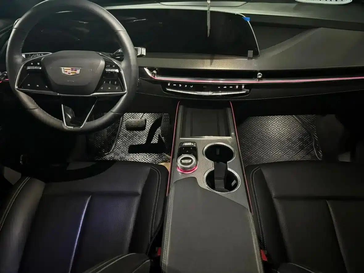 Cadillac XT5 2025 2.0T Luxury — миниатюра 9