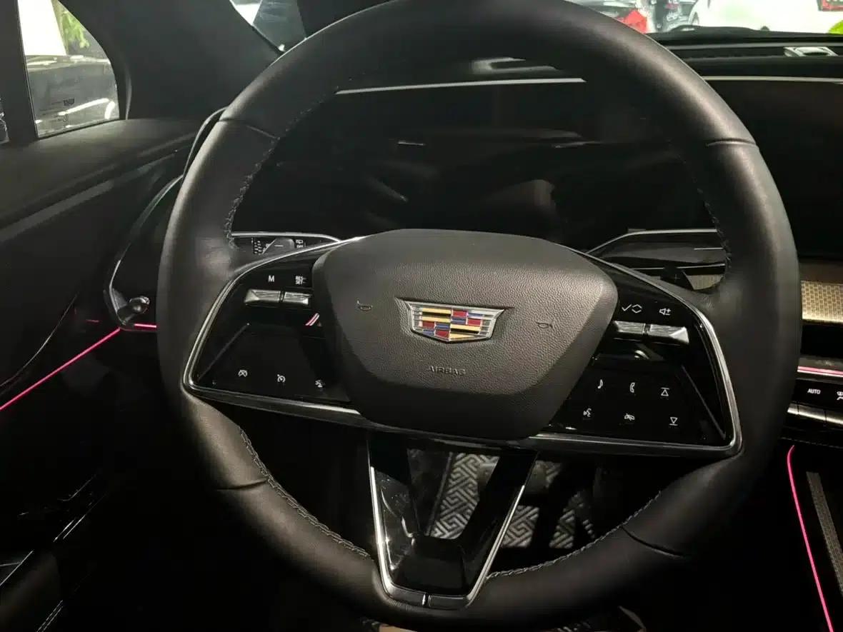 Cadillac XT5 2025 2.0T Luxury — миниатюра 10