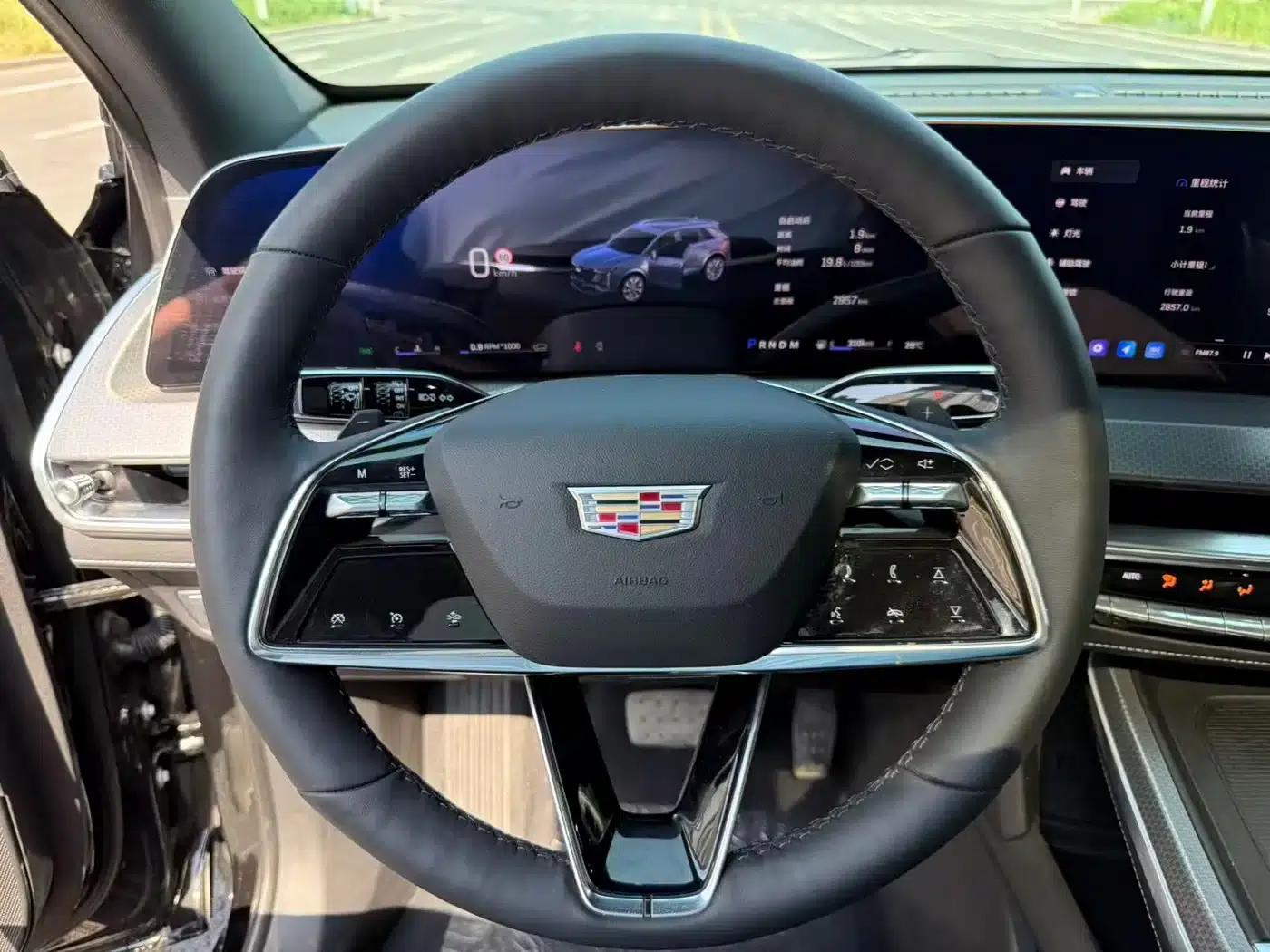 Cadillac XT5 2026 2.0T Metropolitan Edition — миниатюра 6