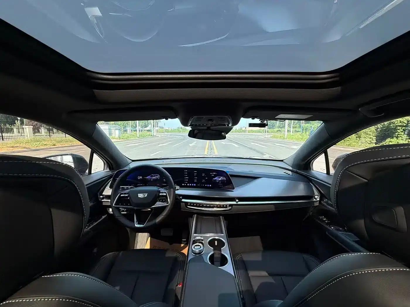 Cadillac XT5 2026 2.0T Metropolitan Edition — миниатюра 8