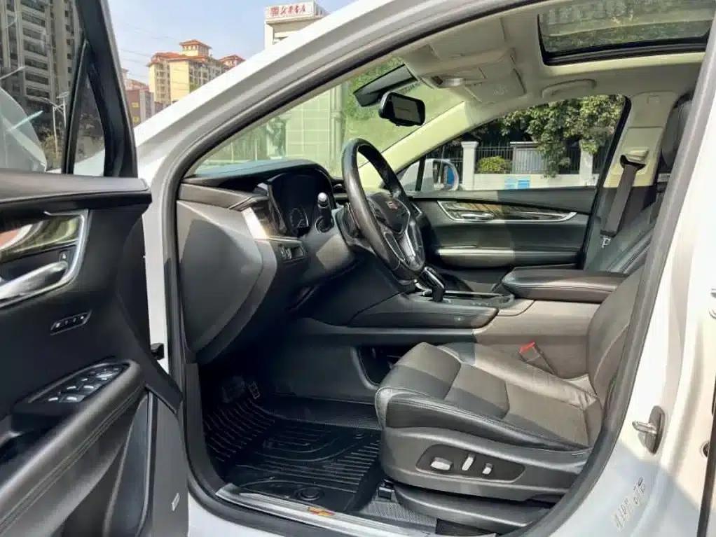 Cadillac XT5 2018 28T AWD Luxury — миниатюра 4