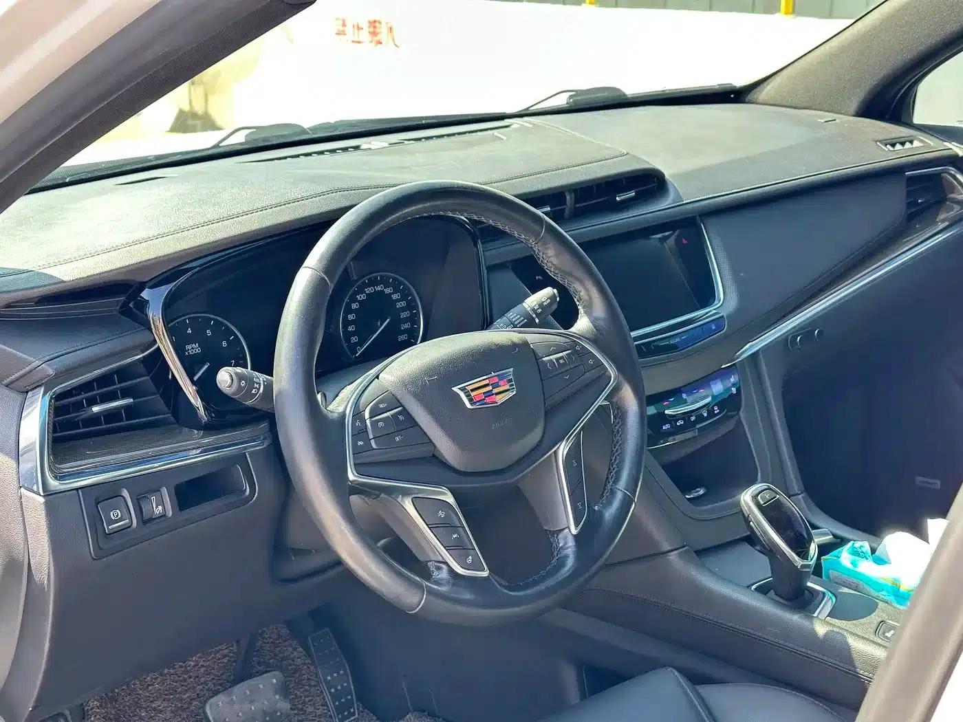 Cadillac XT5 2018 28E AWD Premium — миниатюра 8