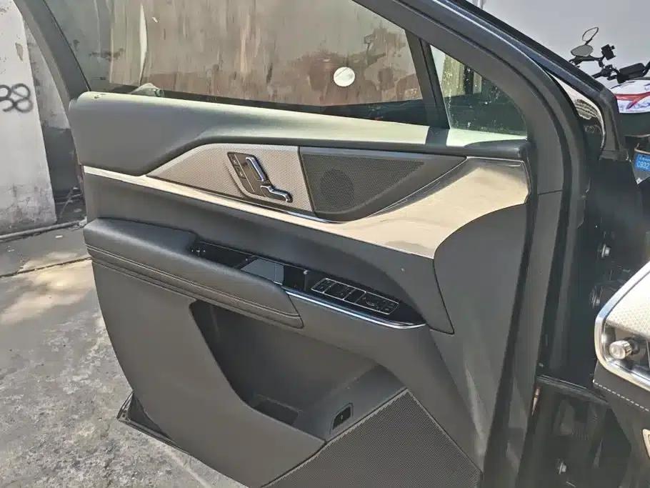 Cadillac XT5 2025 2.0T Luxury — миниатюра 7
