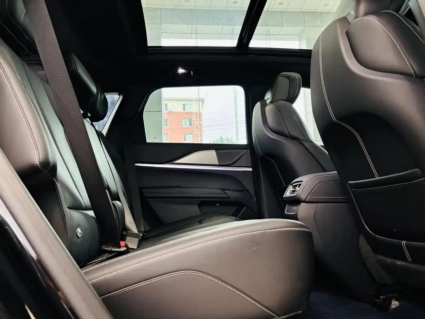 Cadillac XT5 2025 2.0T Luxury — миниатюра 17