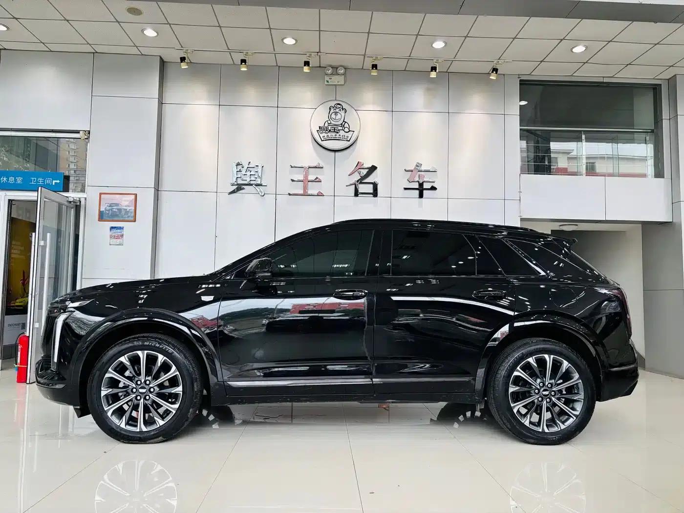 Cadillac XT5 2025 2.0T Luxury — миниатюра 3