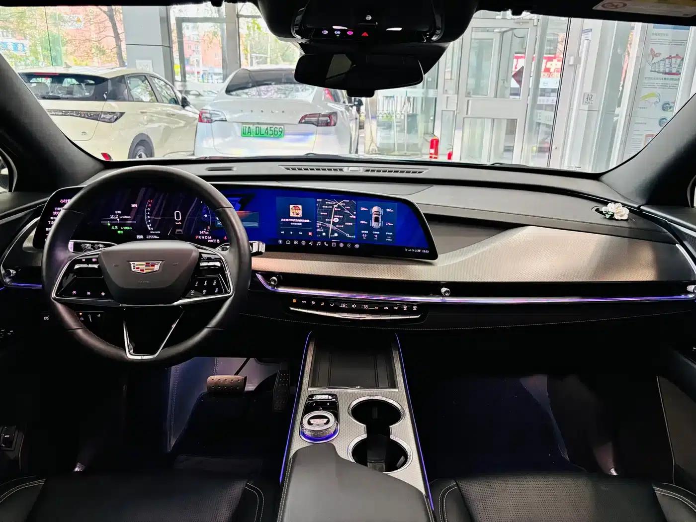 Cadillac XT5 2025 2.0T Luxury — миниатюра 25