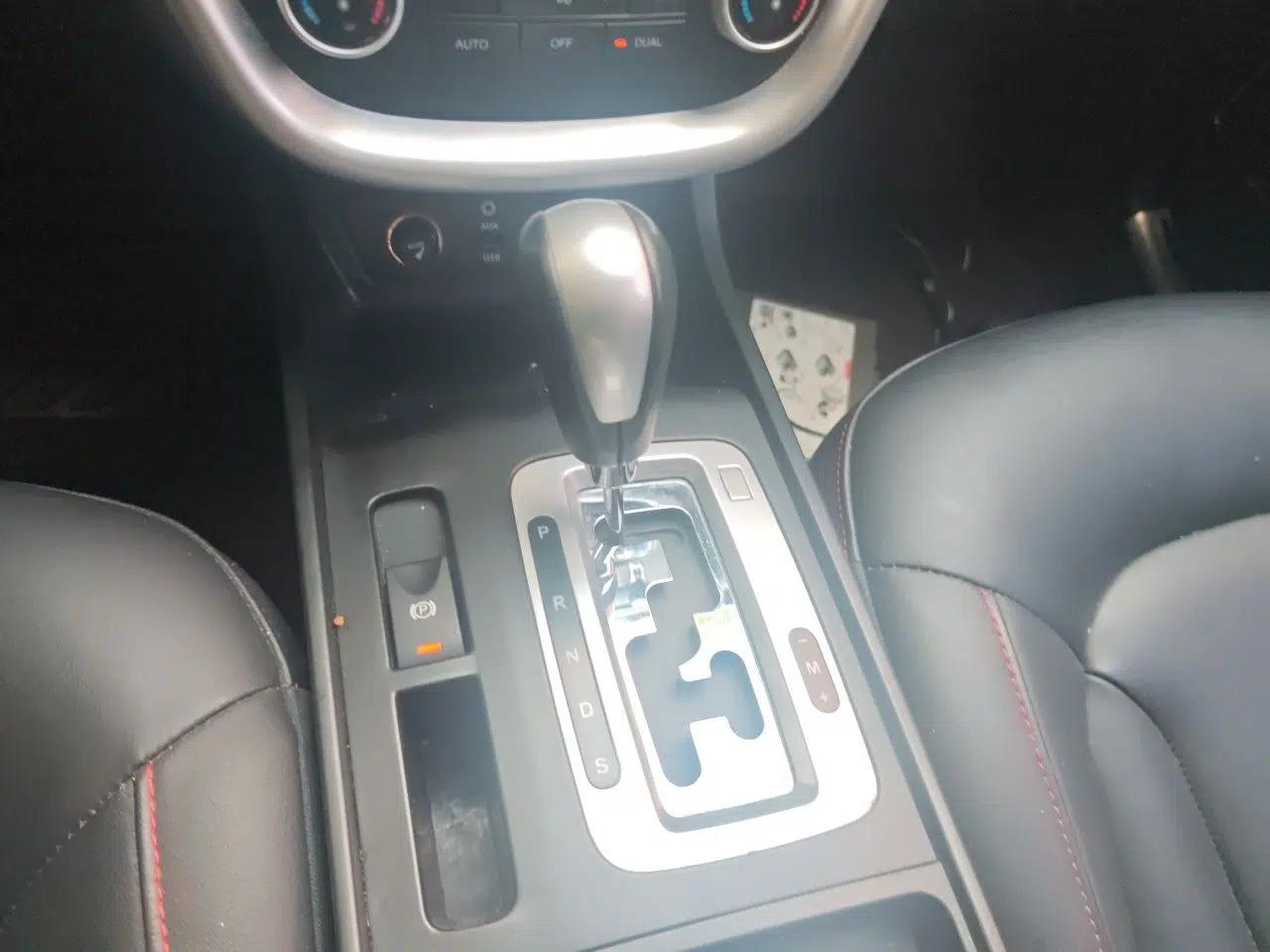 Bestune X80 2013 2.0L automatic luxury version — миниатюра 14