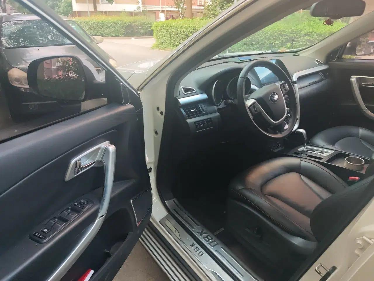 Bestune X80 2013 2.0L automatic luxury version — миниатюра 16