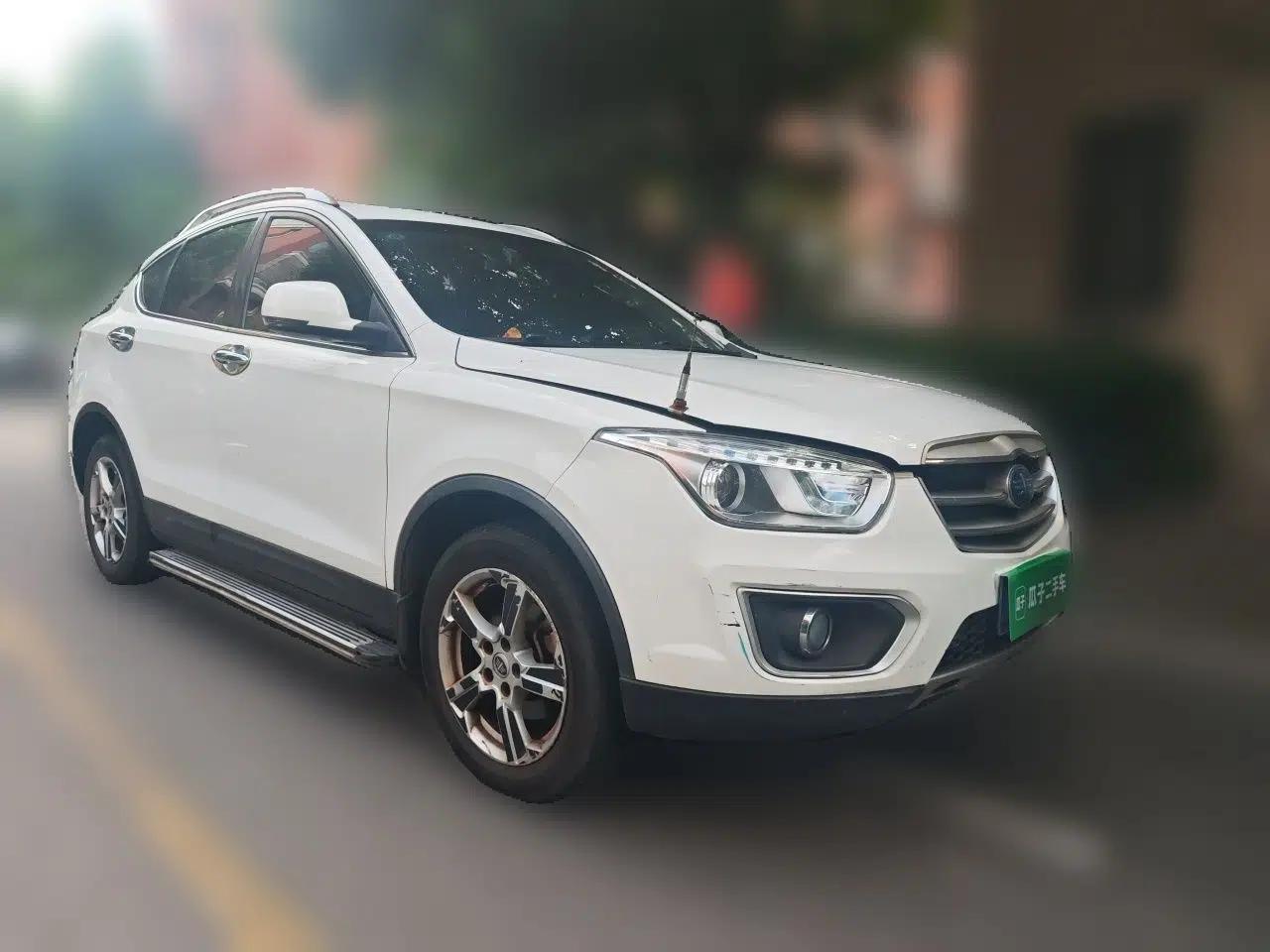 Bestune X80 2013 2.0L automatic luxury version — миниатюра 3