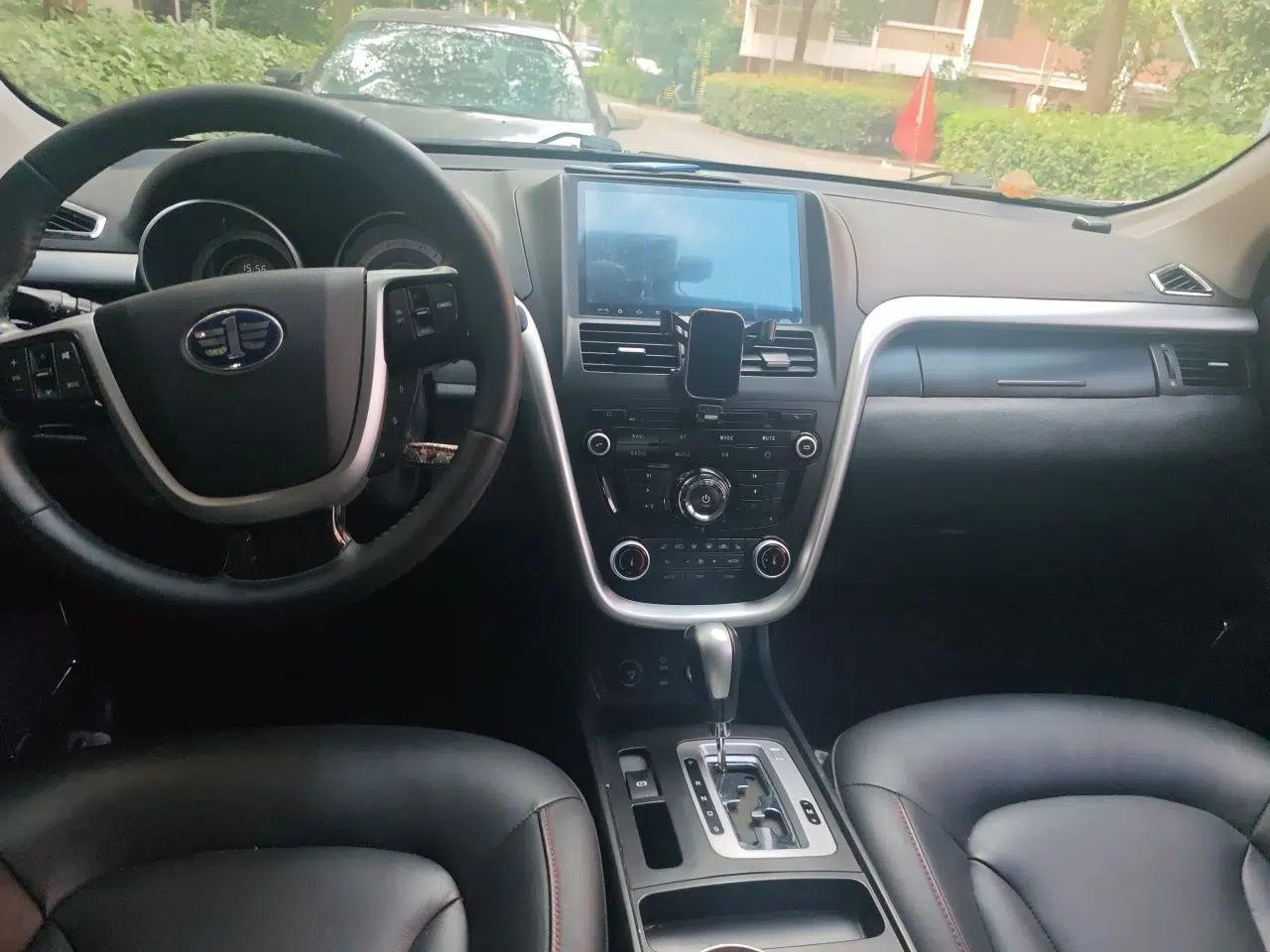 Bestune X80 2013 2.0L automatic luxury version — миниатюра 9