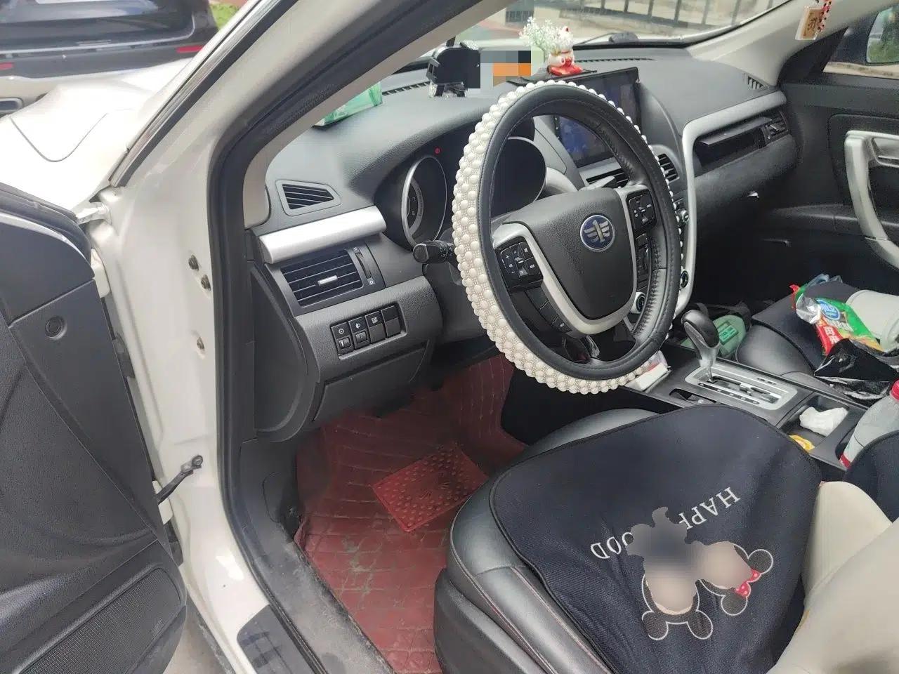 Bestune X80 2013 2.0L automatic luxury version — миниатюра 16