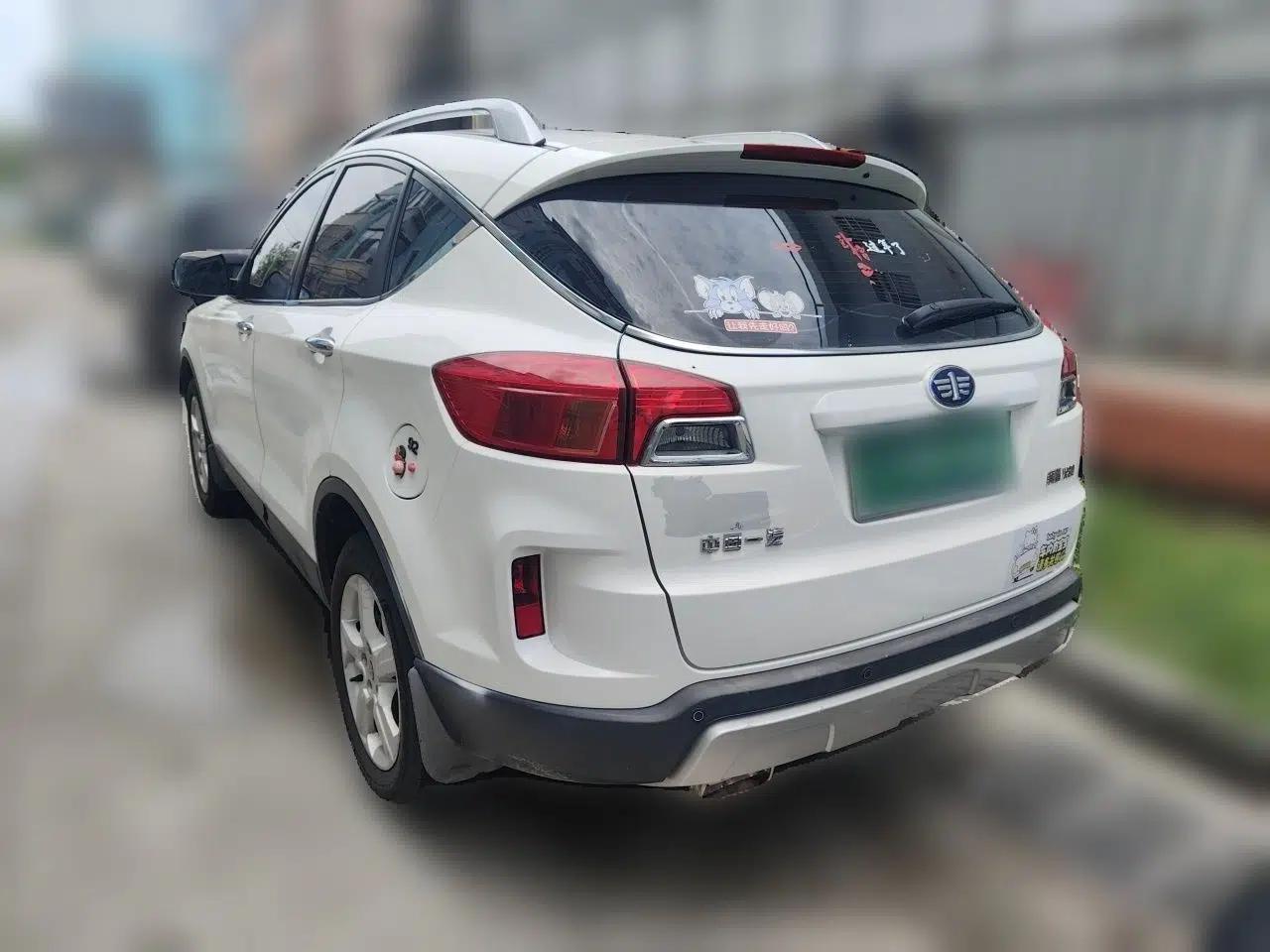 Bestune X80 2013 2.0L automatic luxury version — миниатюра 4