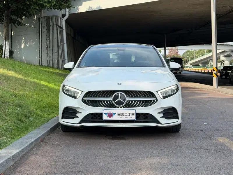 Mercedes-Benz A-Class 2020 Facelift A 200 L Sport Sedan Fashion Model — миниатюра 2