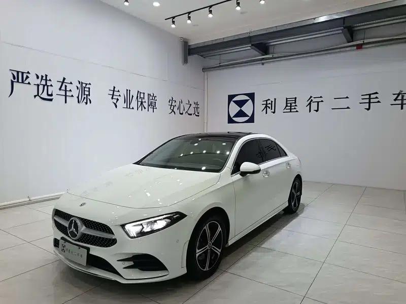 2023 Mercedes-Benz A-Class A 200 L Sport Sedan Fashion Edition — миниатюра 1