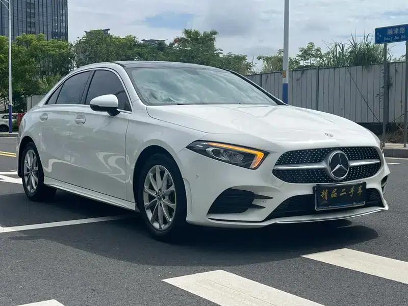 Mercedes-Benz A-Class 2020 A 200 L Sport Sedan — миниатюра 3
