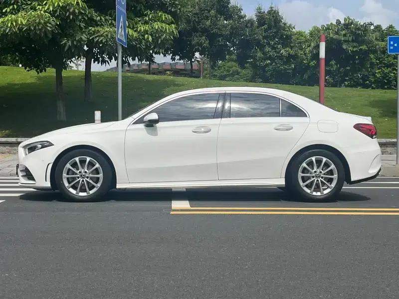 Mercedes-Benz A-Class 2020 A 200 L Sport Sedan — миниатюра 4