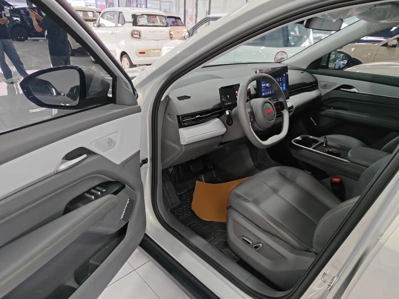 Bestune Yueyi 03 2025 565km Enjoy Edition — миниатюра 18